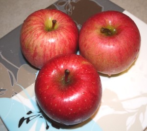 2015年６月ブログ用リンゴの画像 (1)